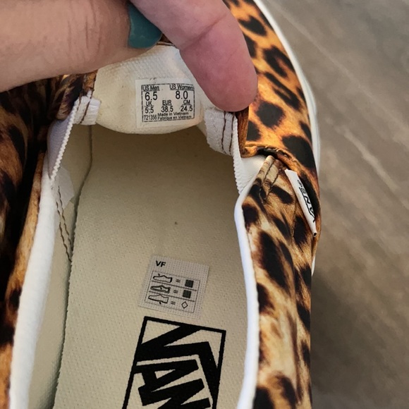 Classic Slip-On Vans in Leopard 🐆 NEW - Picture 14 of 17